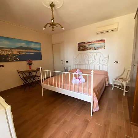 Napul'e Oda ve Kahvaltı 3*