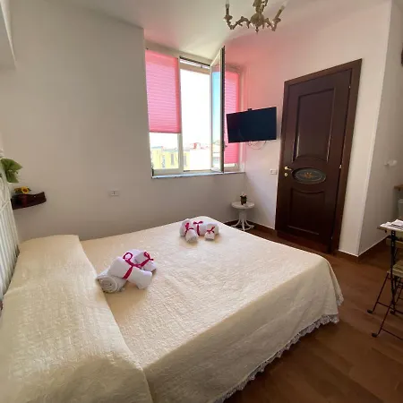 Oda ve Kahvaltı Napul'e